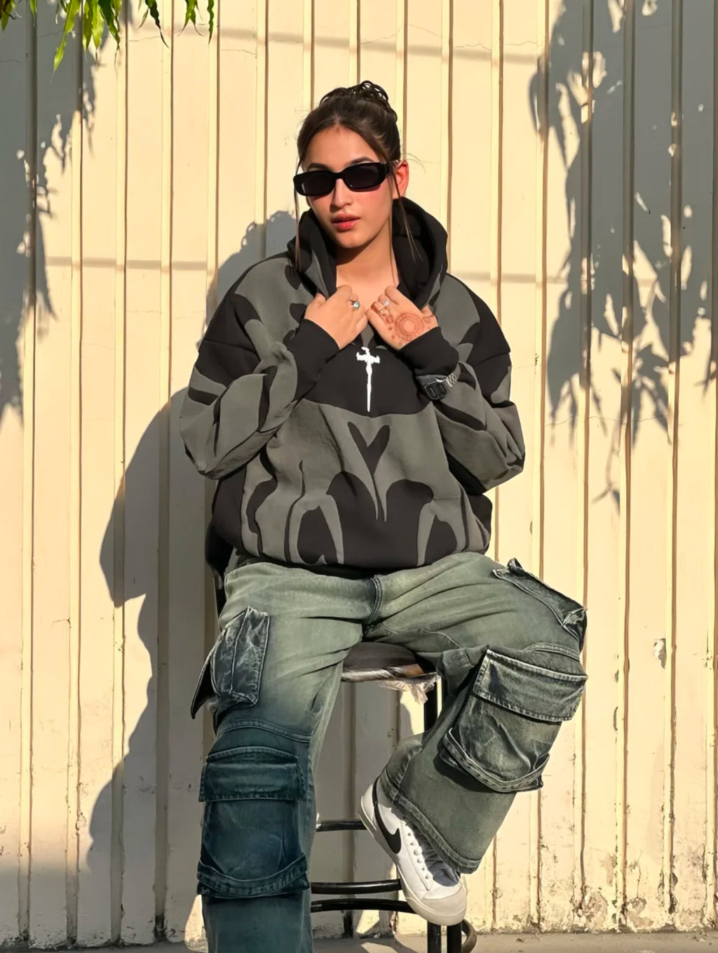 DEPTH HOODIE (BLACK)