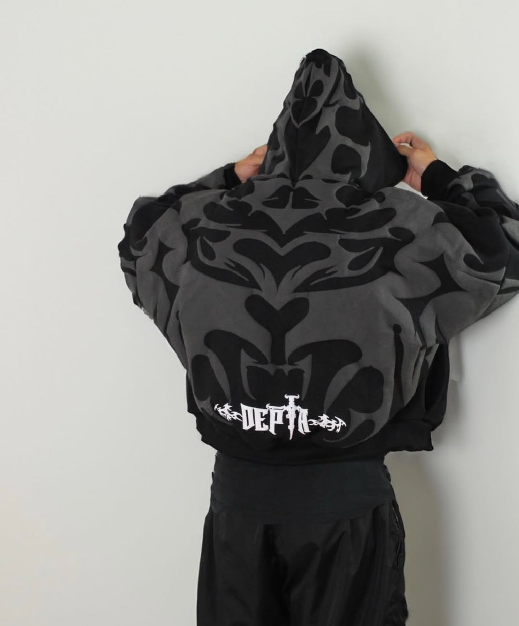 DEPTH HOODIE (BLACK)