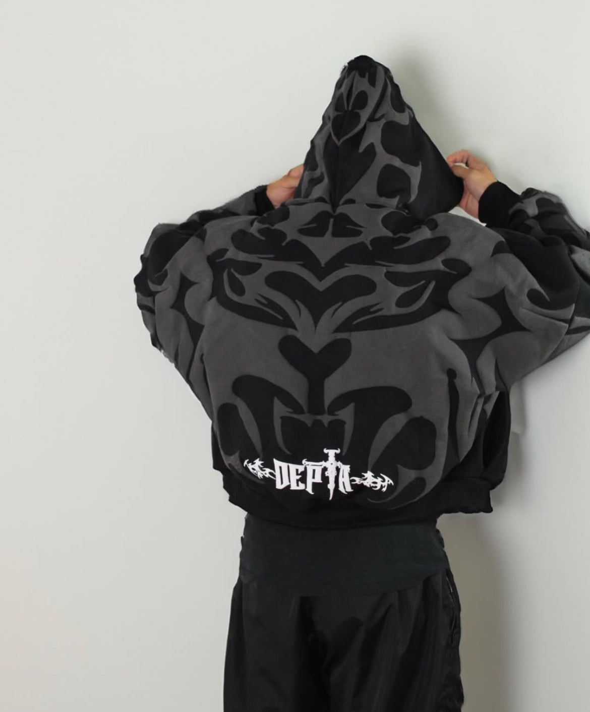 DEPTH HOODIE (BLACK)